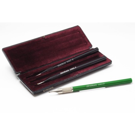 Pelikan stencil drawing device and stylus